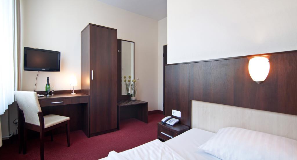 Novum Hotel Eleazar City Center Hamburg-Harburg Exteriör bild