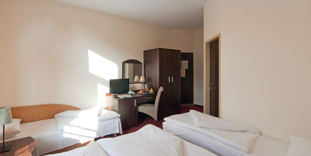 Novum Hotel Eleazar City Center Hamburg-Harburg Exteriör bild
